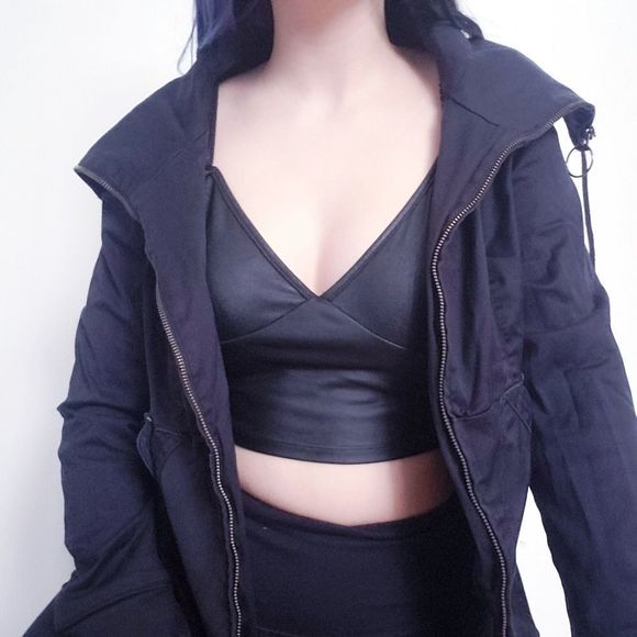 Ricki's Black Jacket - Picture 3 of 11